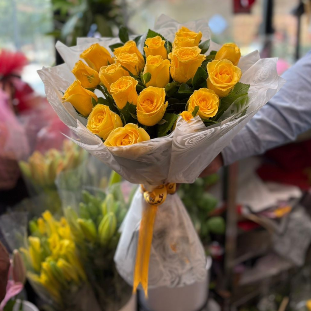 Vibrant Yellow Roses Bouquet