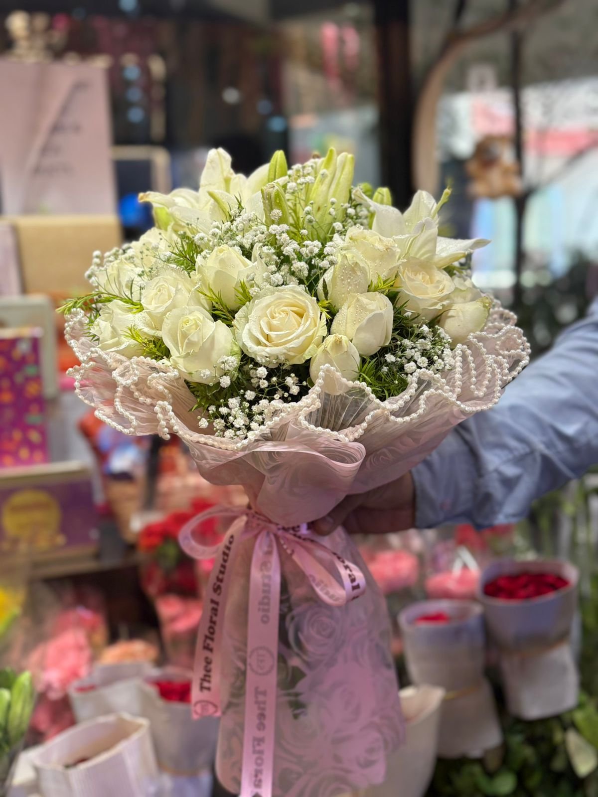 WHITE ROSE AND LILY ELEGANCE